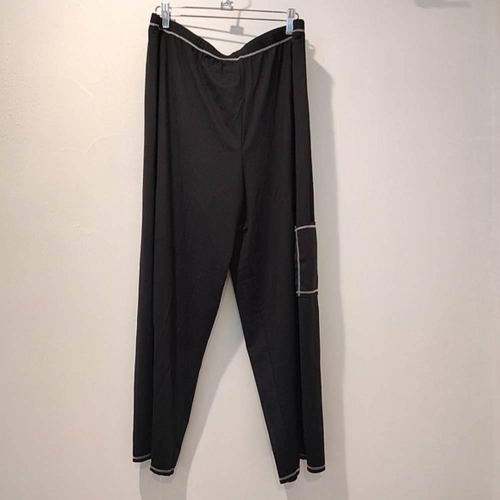 Chico's Synerchi Lofty Black Pull-On Crop Pants White Trim Size XL Chico…